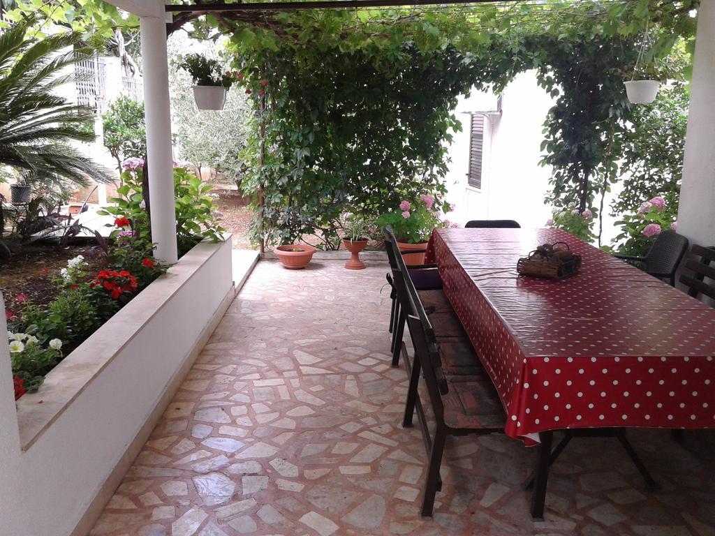 Apartments Villa Zvonimir Слатине Стая снимка
